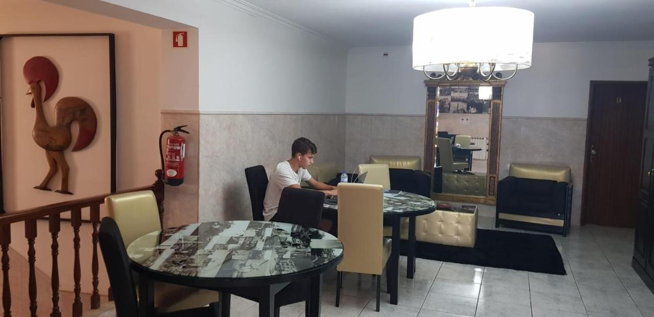 Residencial Solar Da Estacao Hotel Barcelos Bagian luar foto