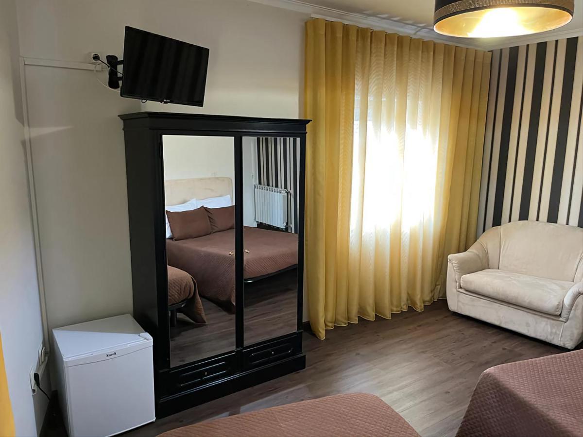 Residencial Solar Da Estacao Hotel Barcelos Bagian luar foto